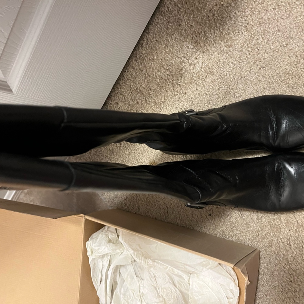 Nine West vasookie boot, worn a handful of times, smoke free home